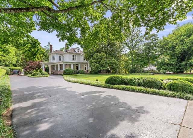 Property at 816 E Main St, Murfreesboro, TN 37130, 5 beds, 4.5 baths