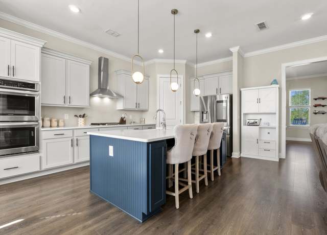 Property at 1103 Clarendon Ave, Murfreesboro, TN 37128, 4 beds, 3 baths
