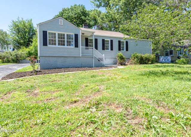 Property at 1603 Cherry Dr, Maryville, TN 37804, 3 beds, 2 baths
