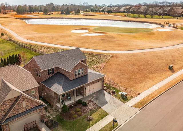 Property at 1052 Fenner Ln, Gallatin, TN 37066, 3 beds, 2.5 baths