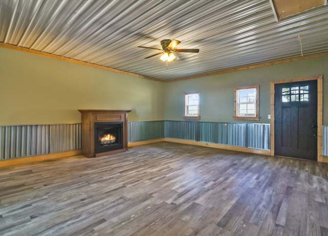 Property at 9 Templeton St, Spencer, TN 38585, 3 beds, 1 bath