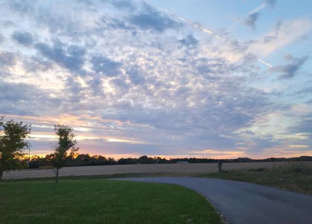Property at 560 Gregory Rd, Westmoreland, TN 37186, 3 beds, 2 baths