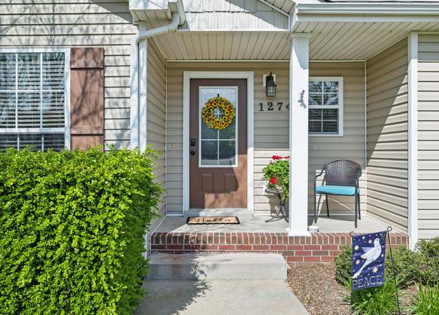 Property at 1274 Everwood Dr, Ashland City, TN 37015, 3 beds, 2.5 baths
