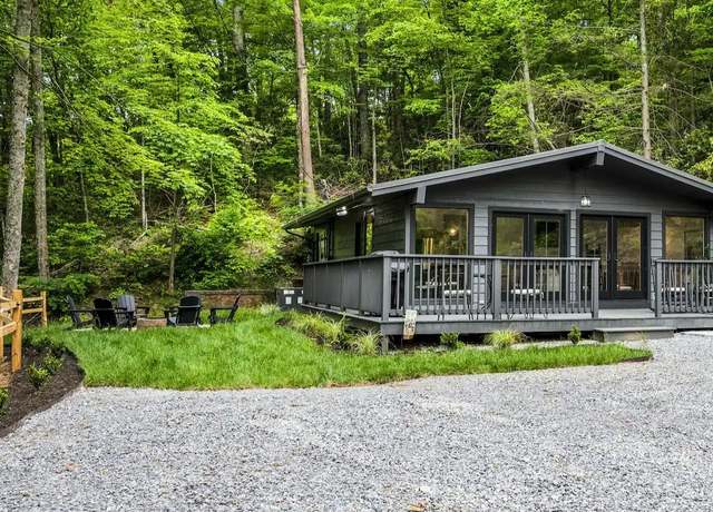 Property at 1137 Old Cartertown Rd, Gatlinburg, TN 37738, 3 beds, 2 baths