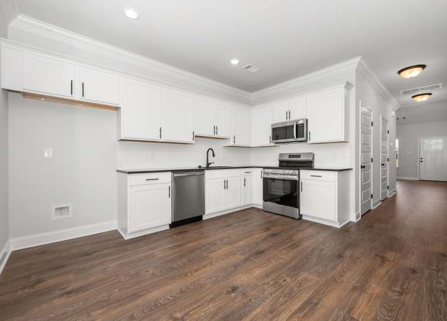 Property at 512 Rohan Dr, Murfreesboro, TN 37129, 4 beds, 2.5 baths