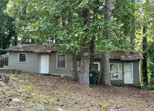 Property at 301B Fields Ave, Dalton, GA 30721, 4 beds, 2 baths