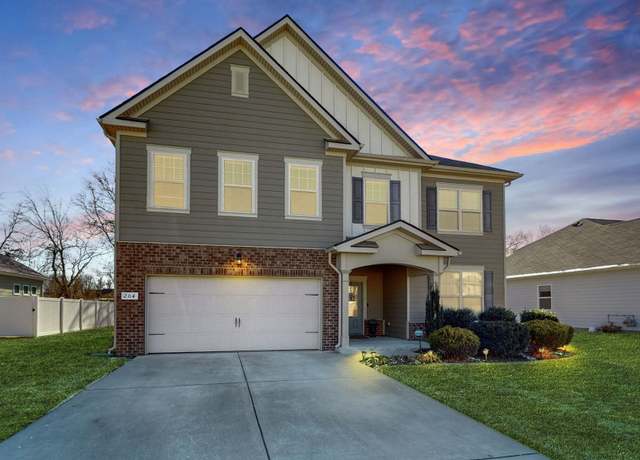 Property at 204 Princeton Dr, Lebanon, TN 37087, 4 beds, 2.5 baths
