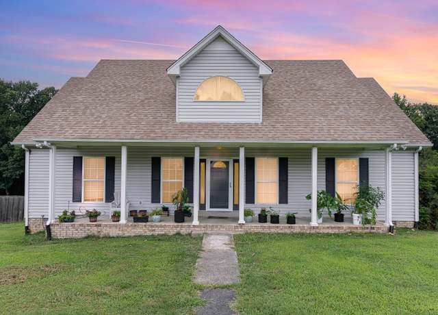 Property at 2041 Lockwall Dr, Chapmansboro, TN 37035, 4 beds, 3 baths