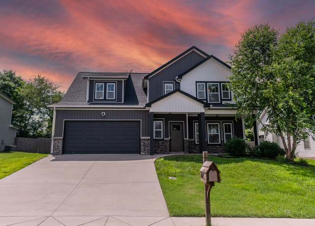Property at 1167 Ewing Way, Clarksville, TN 37043, 5 beds, 3 baths