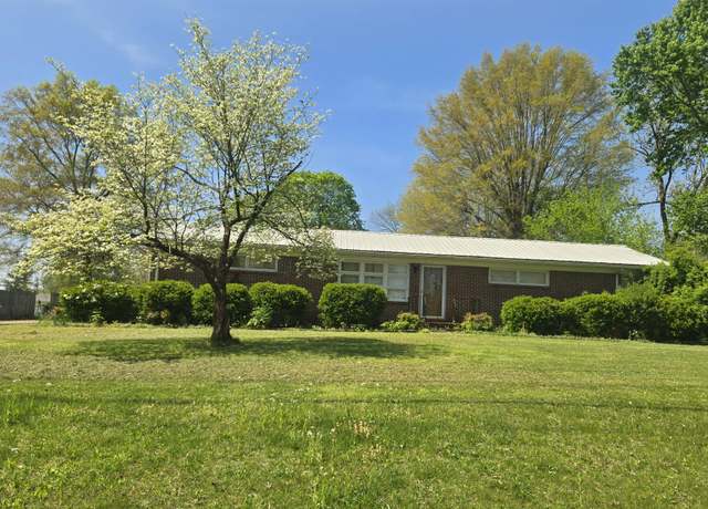 Property at 1304 Old Estill Springs Rd, Tullahoma, TN 37388, 4 beds, 3 baths