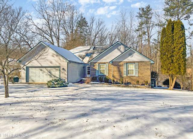Property at 103 Dovenshire Dr, Crossville, TN 38558, 3 beds, 2 baths