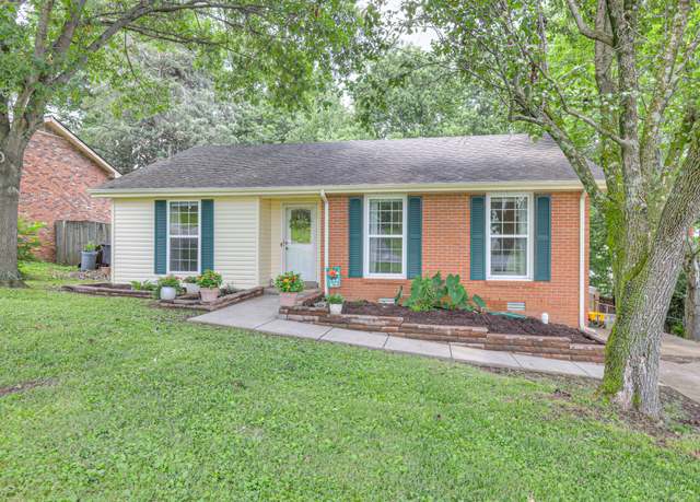 Property at 256 Savely Dr, Hendersonville, TN 37075, 3 beds, 2 baths