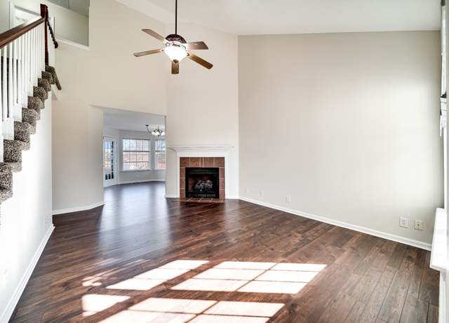 Property at 3889 Mackenzie Dr, Clarksville, TN 37042, 4 beds, 2 baths