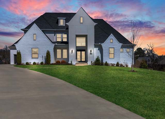 Property at 1004 Heights Blvd, Brentwood, TN 37027, 4 beds, 4.5 baths