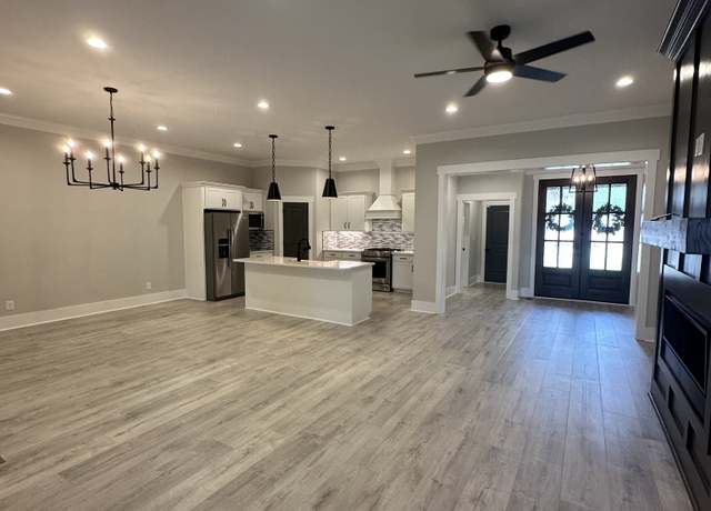 Property at 1049 Veridian Dr Unit A, Clarksville, TN 37043, 3 beds, 2 baths