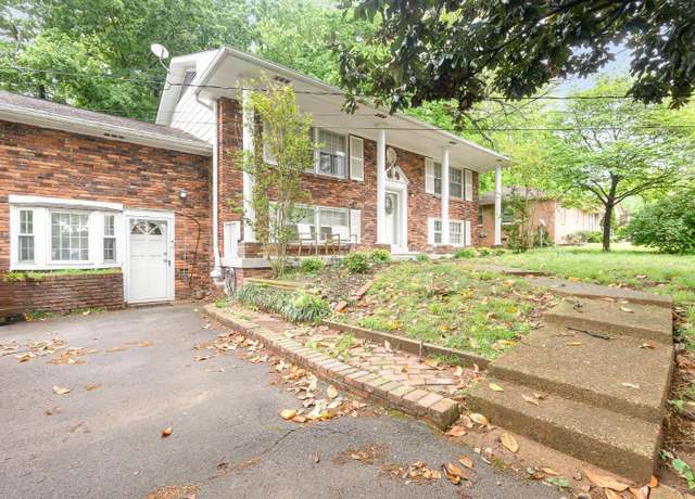 Property at 414 Bonnawood Dr, Hermitage, TN 37076, 5 beds, 2 baths
