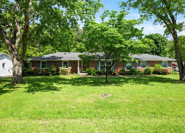 Property at 1403 Manor Rd, Columbia, TN 38401, 3 beds, 2 baths