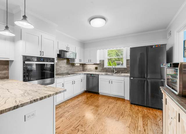 Property at 916 Lion Pkwy, Columbia, TN 38401, 3 beds, 3 baths