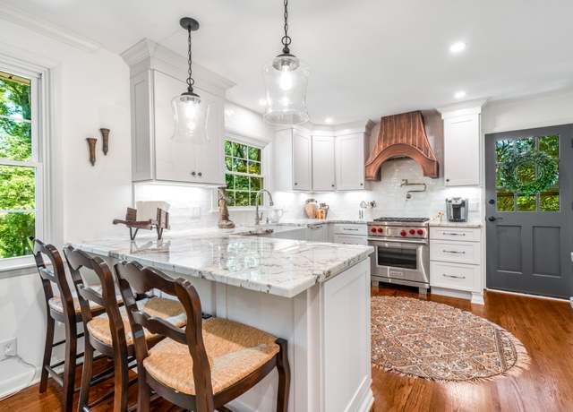Property at 518 Woodhurst Dr, Nashville, TN 37220, 4 beds, 3 baths