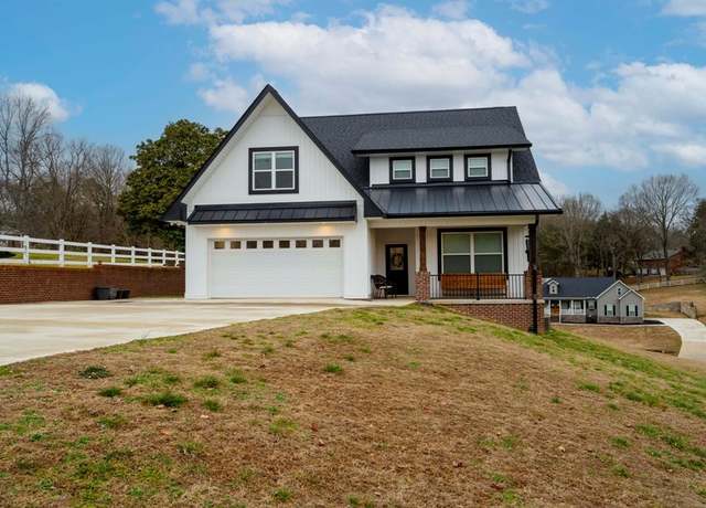 Property at 733 Jackson Ave, Carthage, TN 37030, 3 beds, 2.5 baths