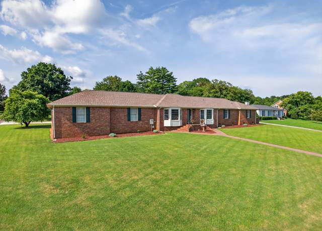 Property at 813 Manor Dr, Fayetteville, TN 37334, 3 beds, 3.5 baths