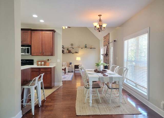 Property at 3699 Prestwicke Pl, Adams, TN 37010, 3 beds, 2.5 baths
