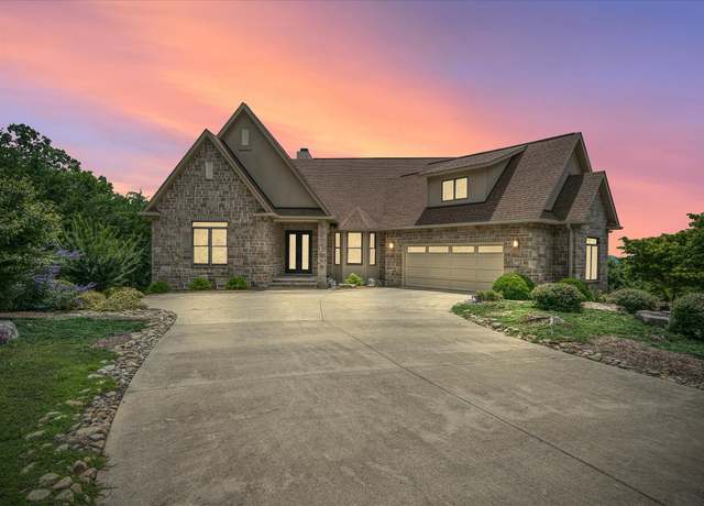 Property at 61 Bluff View Ct, Crossville, TN 38558, 4 beds, 3 baths