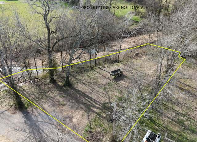 Property at 424 E Commerce St, Waverly, TN 37185