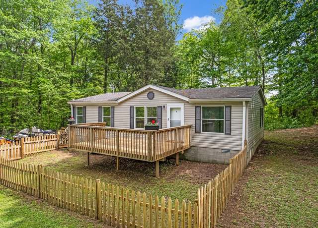 Property at 835 Harris Rd, Dickson, TN 37055, 3 beds, 2 baths
