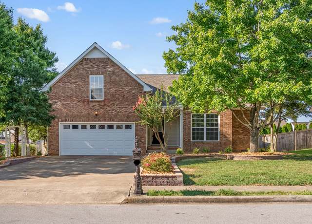 Property at 1025 Glenhurst Way, Clarksville, TN 37040, 4 beds, 3.5 baths