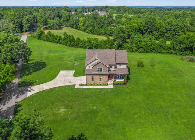 Property at 1000 Gwen Ln, Cunningham, TN 37052, 4 beds, 3 baths