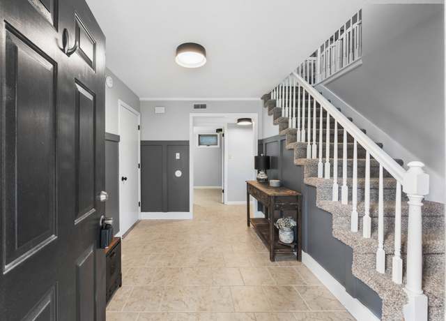 Property at 404 Warren Cir, Clarksville, TN 37040, 3 beds, 2.5 baths