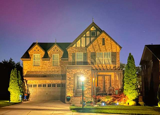 Property at 102 Cobbler Cir, Hendersonville, TN 37075, 4 beds, 2.5 baths