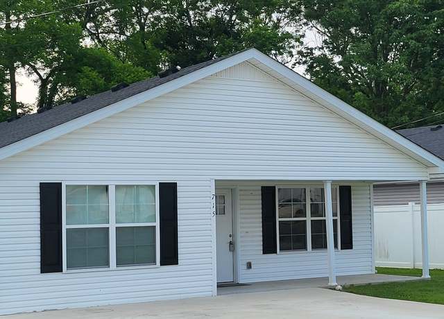 Property at 715 E Lincoln St, Tullahoma, TN 37388, 3 beds, 2 baths