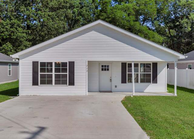 Property at 715 E Lincoln St, Tullahoma, TN 37388, 3 beds, 2 baths
