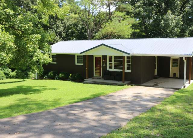 Property at 724 Thomas Ave, Cumberland City, TN 37050, 3 beds, 1 bath