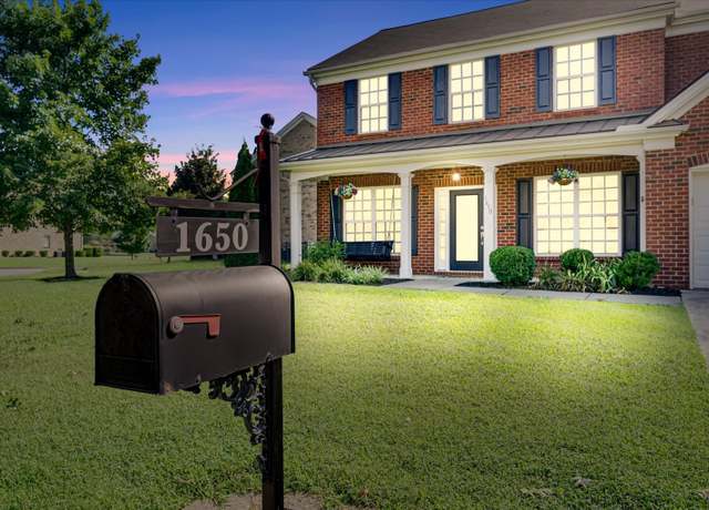 Property at 1650 Briarcliff Dr, Nolensville, TN 37135, 4 beds, 2.5 baths