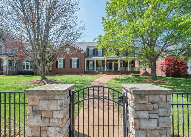 Property at 3061 Oxford Glen Dr, Franklin, TN 37067, 5 beds, 4 baths