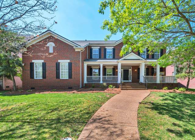 Property at 3061 Oxford Glen Dr, Franklin, TN 37067, 5 beds, 4 baths