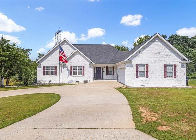 Property at 161 Cumberland Oaks Dr, Tullahoma, TN 37388, 3 beds, 2 baths