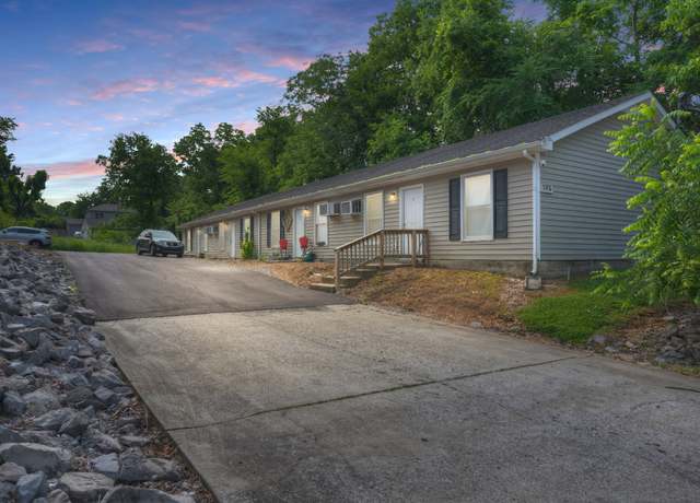 Property at 185 Oak St, Clarksville, TN 37042, 8 beds, 4 baths