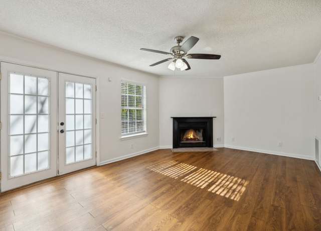 Property at 104 Okee Trl, Antioch, TN 37013, 2 beds, 2.5 baths