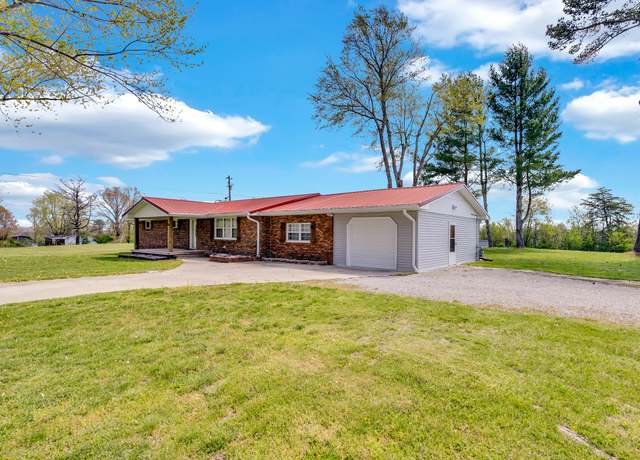 Property at 74 Farmer Rd, Crossville, TN 38571, 3 beds, 2 baths