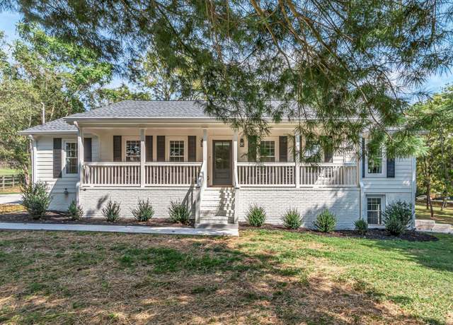 Property at 670 Northridge Rd, Columbia, TN 38401, 4 beds, 3 baths