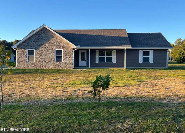 Property at 453 Hinch Mountain View Rd, Crossville, TN 38555, 3 beds, 2 baths