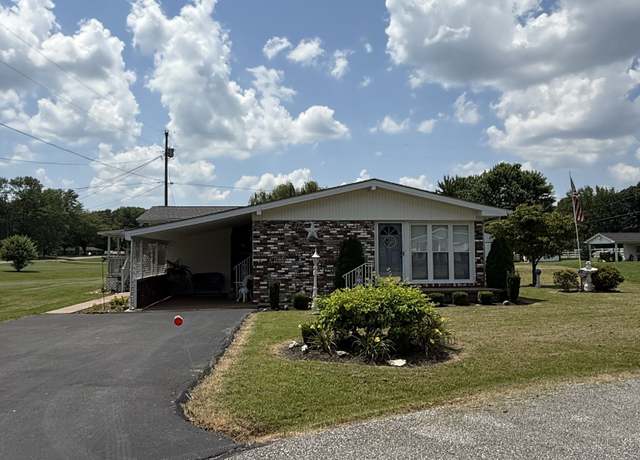 Property at 1200 Meadowlark Cir, Lafayette, TN 37083, 3 beds, 1.5 baths
