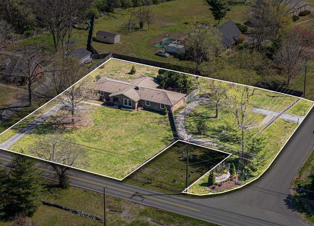 Property at 518 Wilson Pike, Brentwood, TN 37027, 3 beds, 2.5 baths