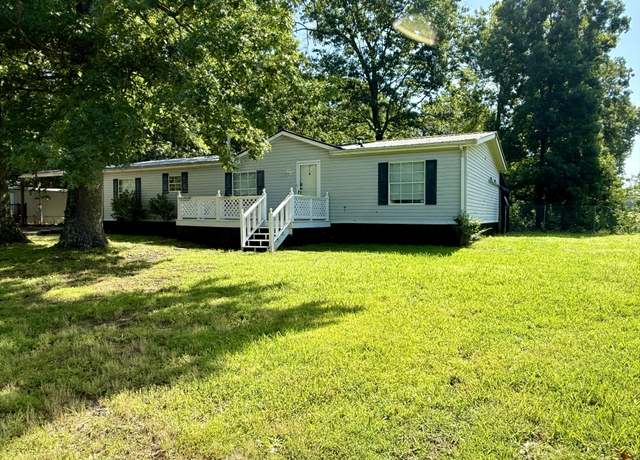 Property at 102 Backwoods Dr, Hohenwald, TN 38462, 3 beds, 2 baths