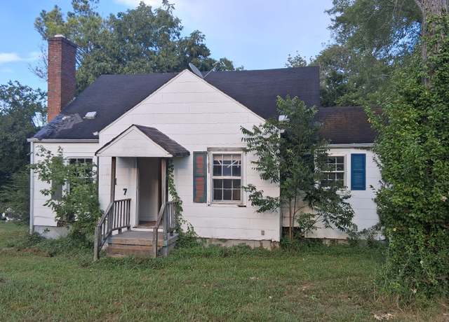 Property at 117 W End Ave N, Lewisburg, TN 37091, 3 beds, 1.5 baths