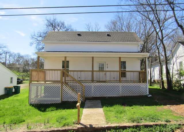 Property at 419 Cedar St, Lewisburg, TN 37091, 3 beds, 2.5 baths